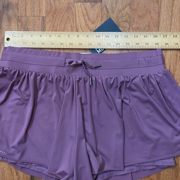 Women NWT Size XL Shorts Reflective Dots Running Tie Waist Stretch Yoga Dance - Picture 2 of 8